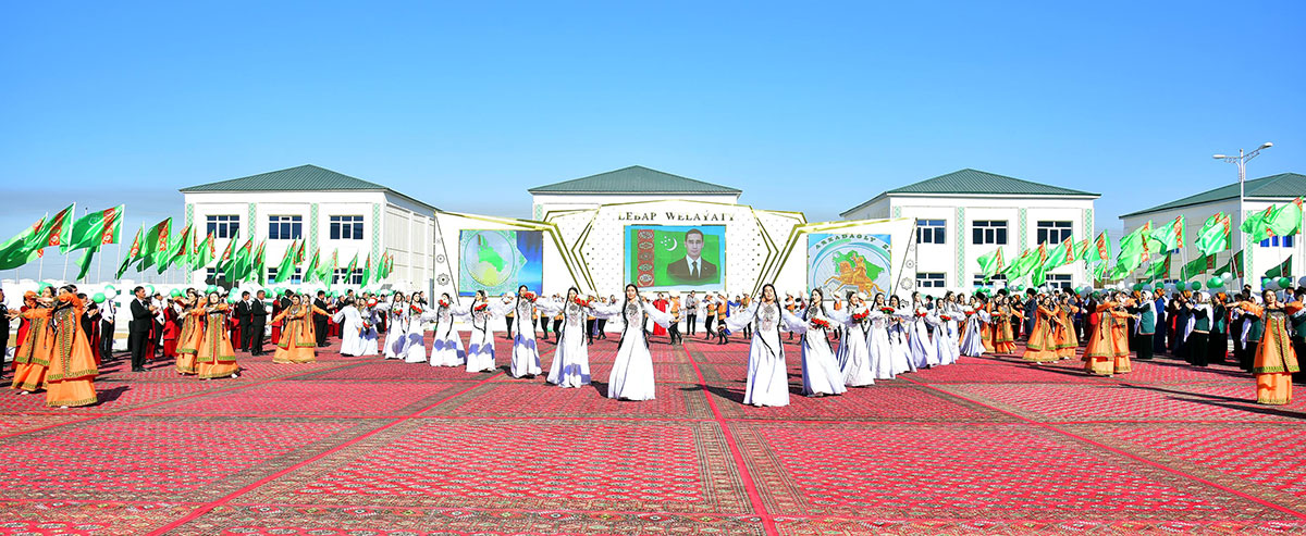 Täze ýaşaýyş jaýlarynyň açylyş dabarasy